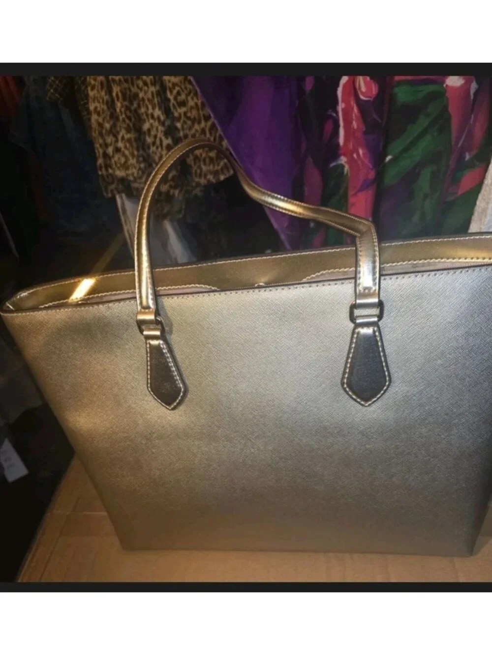 Michael Kors Sheila Pale Gold Large Tote Bag With Logo Charm Top Zipper & Multip